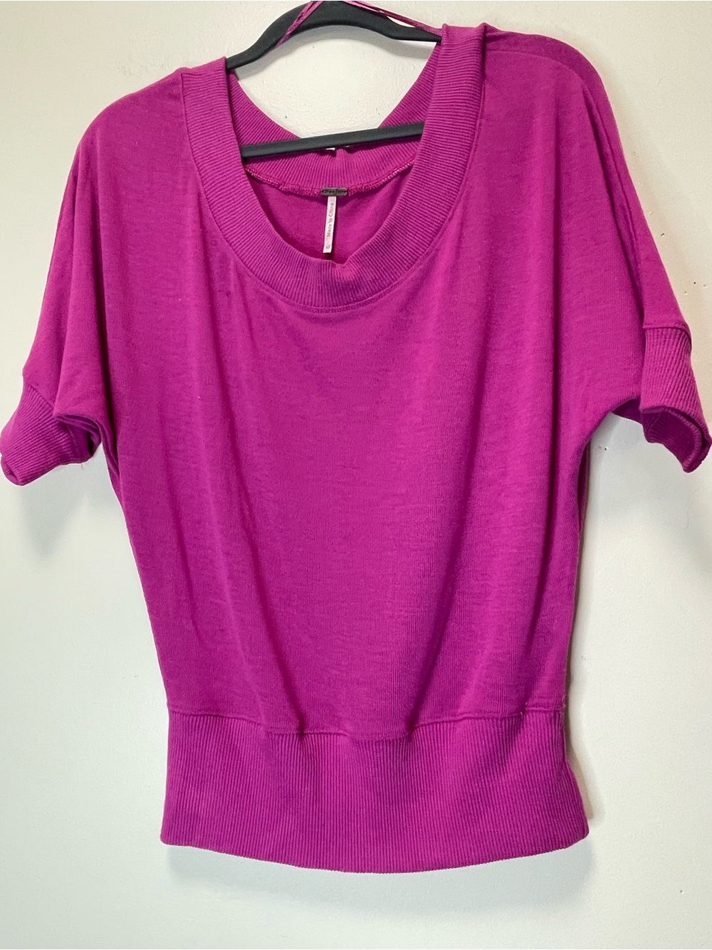 Poof Fuchsia Pink Ribbed Dolman Sleeve Top - Size Medium@